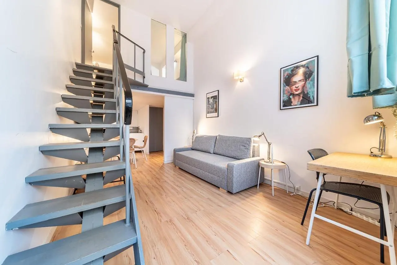 Charming Pied-A-Terre For 4 People In The Brotteaux Part Dieu Area Lyon France